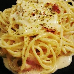 สปาเก็ตตี้ครีมซอส