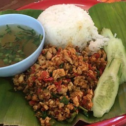 ผัดกะเพราถาดไก่