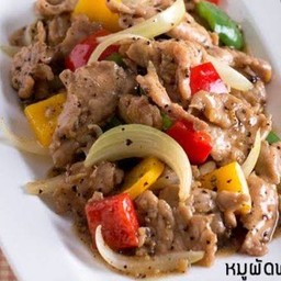 พริกไทดำไก่ราดข้าว