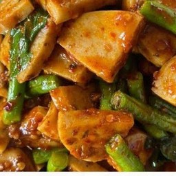 พริกแกงหมูยอเปนกับ