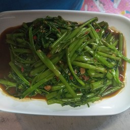 ผักบุ้งไฟเเดง(กับข้าว)