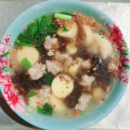 ต้มจืดเต้าหู้สาหร่าย