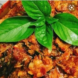 พริกแกงเนื้อเปนกับ