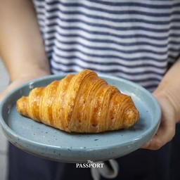 PLAIN CROISSANT