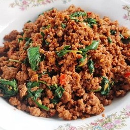 กะเพราเนื้อสับ (กับข้าว)