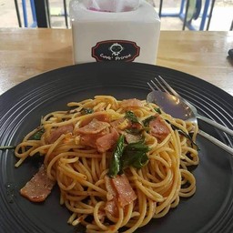 สปาเก็ตตี้แฮมผัดพริกแห้ง