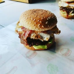S.Dee Burger 2