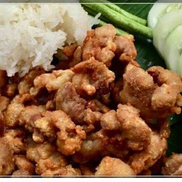 ข้าวไก่ทอดกระเทียม