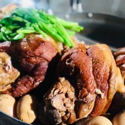 ร้านขาหมูยายเนาว