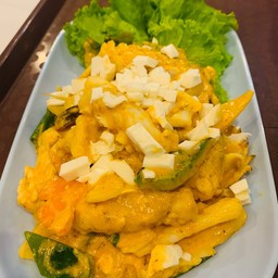 หมึกผัดไข่เค็ม