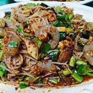 ยำขนมจีนกุ้ง