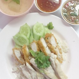 เจ๊พร ข้าวมันไก่ ตลาดสายเนตร