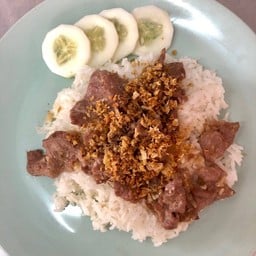ข้าวหมูกระเทียม