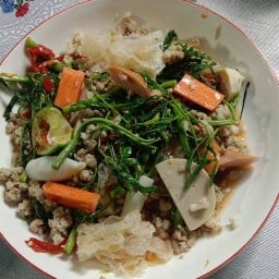 นายยำและตามสั่ง