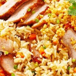 ข้าวผัดหมูย่าง