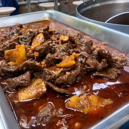 เเกงมัสมั่นเนื้อ