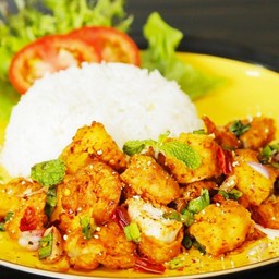 ข้าวหน้ายำไก่แซ่บ