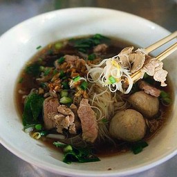 ร้านกว๋ยเตี๋ยวแชมท์