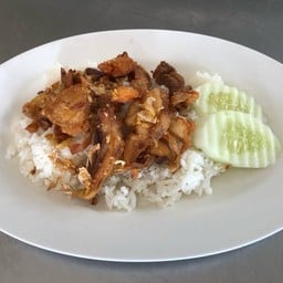 ไก่คั่วกระเทียมราดข้าว