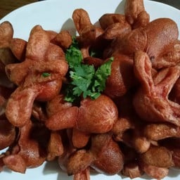 เอิง&อ้อม ลูกชิ้นปิ้งย่าง ข้าวหมูสามชั้น