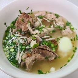 ก๋วยจั๊บตาโป้ง ข้าวจี่เวียดนามยายบี Tapong noodles and kaowjee