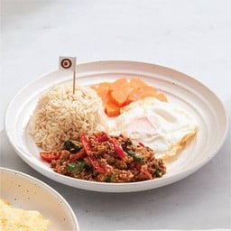 ข้าวกะเพราไก่ (O, A) (Fried minced chicken with chilli and basil leaves)