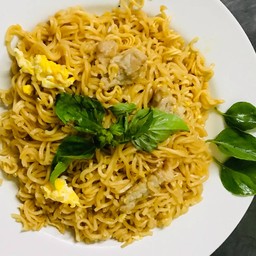 ผัดมาม่า (เจ็ดยอด)