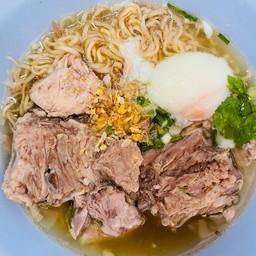 มาม่ากระดูกไข่ลวก