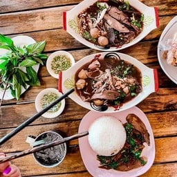 ปราโมทย์ก๋วยเตี๋ยวลิ้นวัว