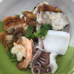 ข้าวแห้งทะเลหมูกรอบ