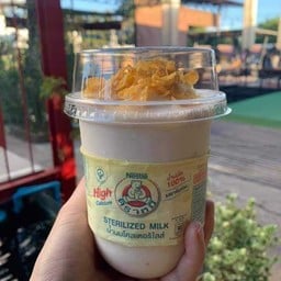 นมหมีคอนเฟลก