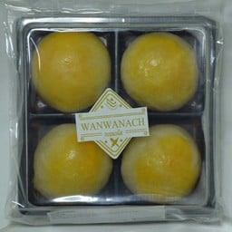 Bean Cake With Salted Egg