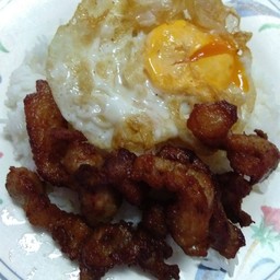 ข้าวหมูทอดไข่ดาว