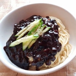 บะหมี่ซอสดำเกาหลี จาจังมยอน - 1