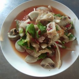 ยำไส้ตัน