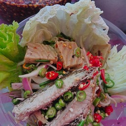 ยำหนมจีนปลาทูหมูยอ