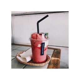 Strawberry Yogurt Smoothie