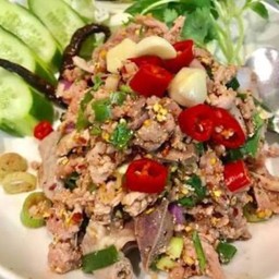 ก้อยหมูดิบ