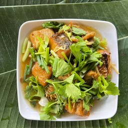 ปลาผัดขิงคึ่นฉ่าย