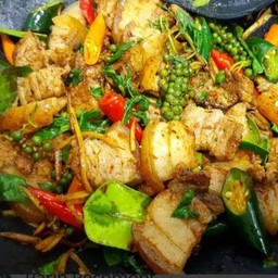 ผัดเผ็ดหมูป่า