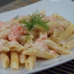 เพนเน่ซอสแซลม่อน
