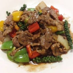 ผัดพริกไทยดำเนื้อ..