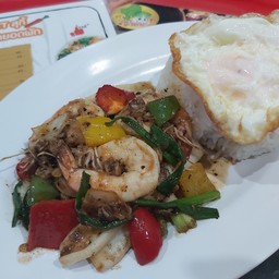 ข้าวราดทะเล ผัดฉ่าไข่ดาว