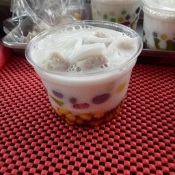 บัวลอย  แป้งกรอบ,มะพร้าวอ่อน ใส่ไข่