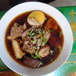 ก๋วยจั๊บน้ำข้น ขาหมู อาหารตามสั่ง ร้านตู่แสงมงคลฟู๊ด