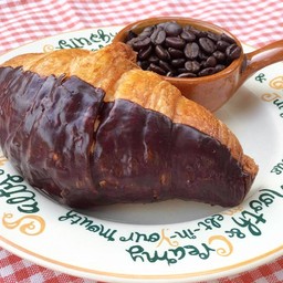 ครัวซองต์เคลือบดาร์กช็อกโกแลต