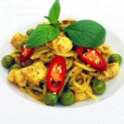 สปาเก็ตตี้ผัดเขียวหวานไก่