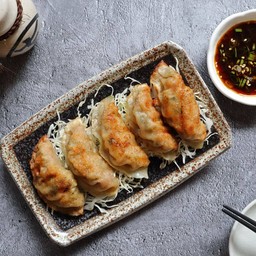 เกี๊ยวซ่ากระเทียมย่าง