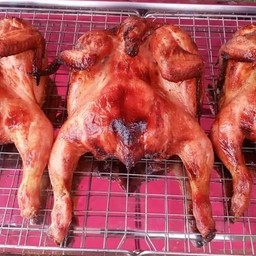 ชายนุไก่อบโอ่ง