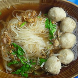ก๋วยเตี๋ยวลูกชิ้นหมูแชมป์
